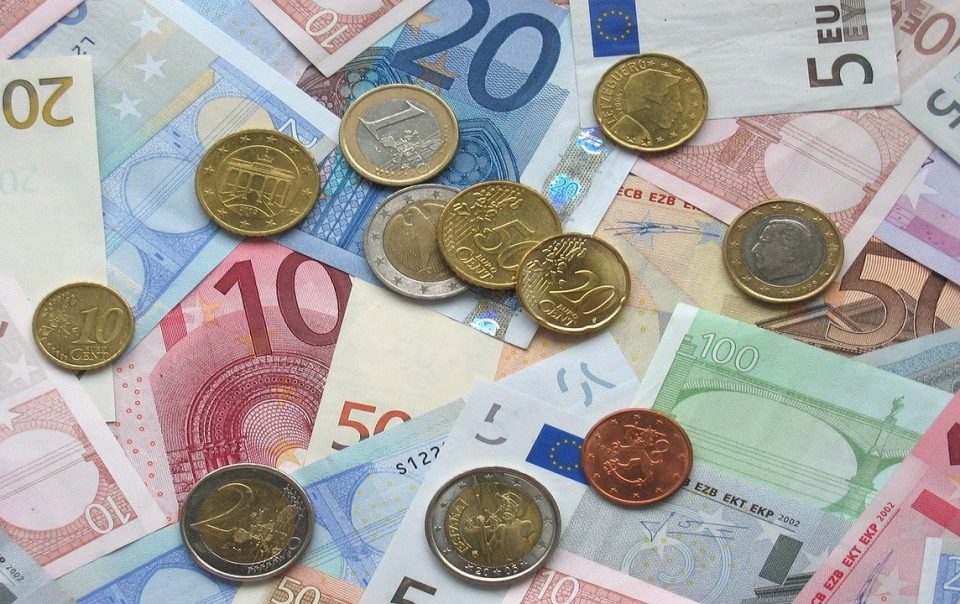 Werk Vinden Alphen euro geld donatie